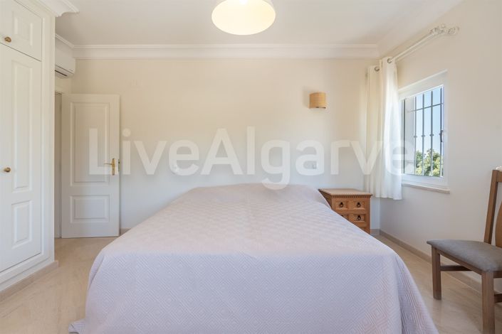 Image No.49-5 Bed House for sale