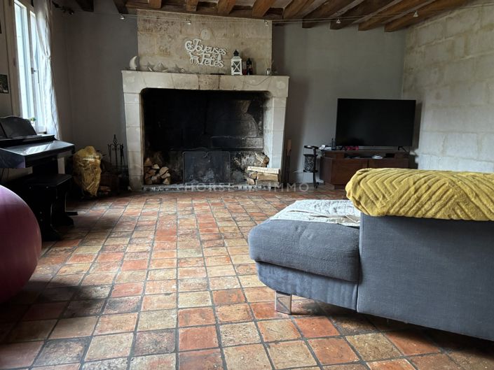 Image No.8-5 Bed House for sale