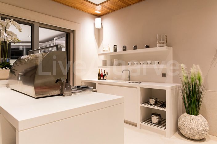 Image No.29-5 Bed House for sale