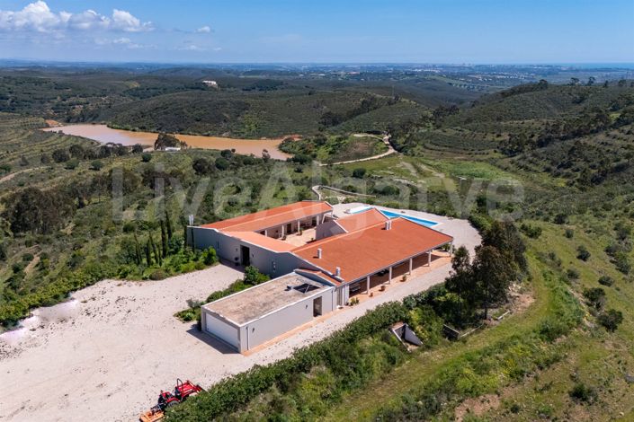 Image No.2-5 Bed House for sale
