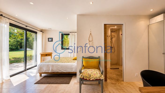 Image No.8-4 Bed House for sale