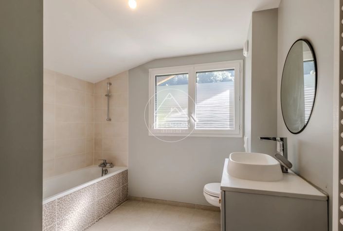 Image No.14-3 Bed House for sale