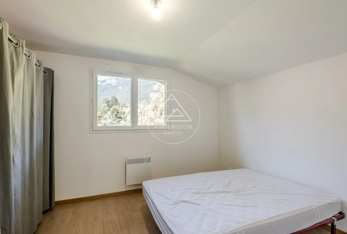 Image No.18-3 Bed House for sale