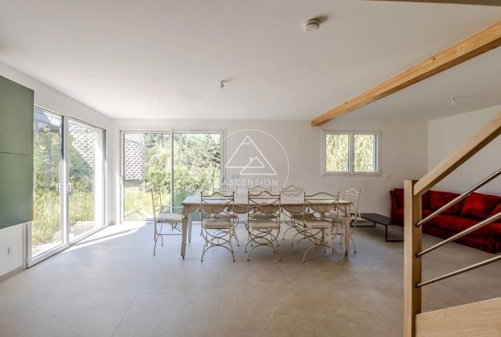 Image No.6-3 Bed House for sale