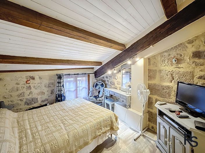 Image No.10-3 Bed House for sale