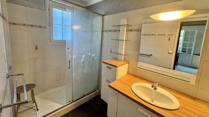 Image No.15-4 Bed House for sale