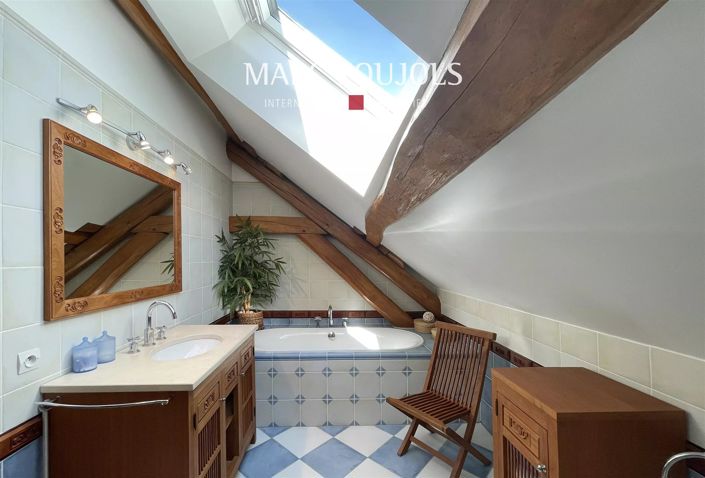 Image No.33-5 Bed House for sale
