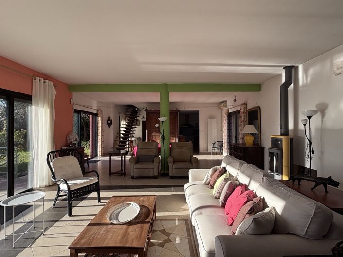Image No.2-3 Bed House for sale