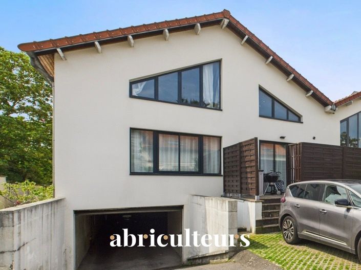 Image No.12-4 Bed House for sale