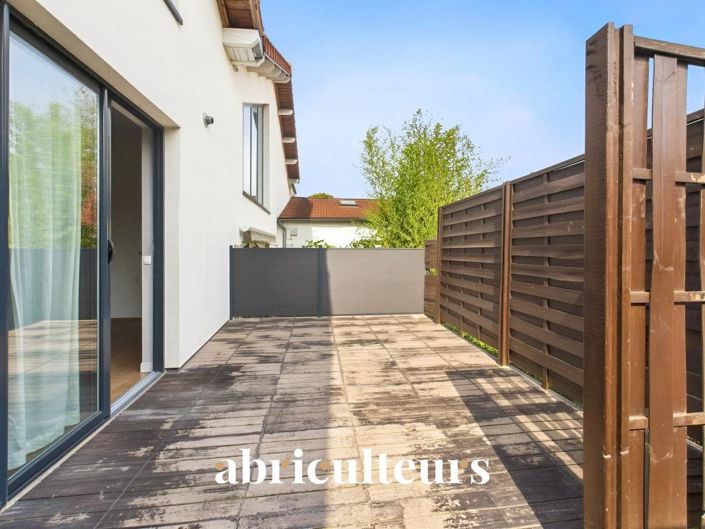 Image No.9-4 Bed House for sale