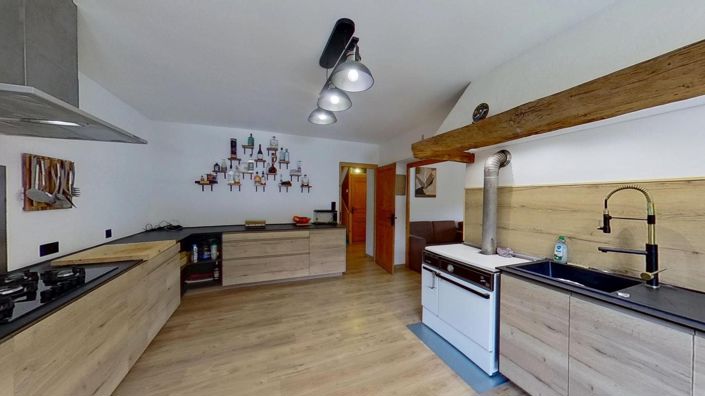 Image No.10-5 Bed House for sale