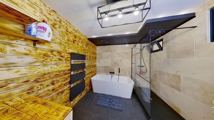 Image No.11-5 Bed House for sale