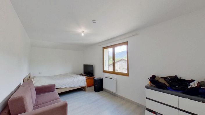 Image No.13-5 Bed House for sale