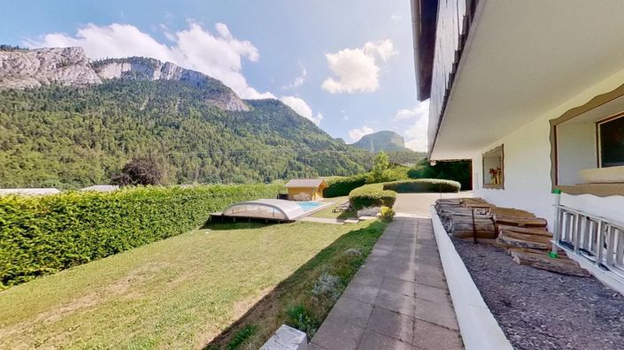 Image No.14-5 Bed Property for sale
