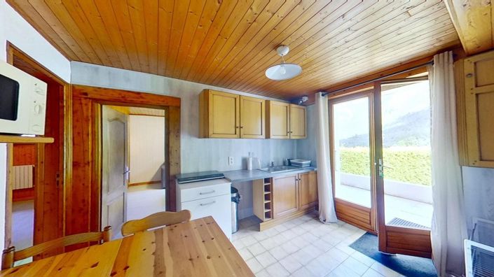 Image No.17-5 Bed Property for sale