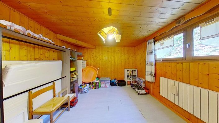 Image No.19-5 Bed Property for sale
