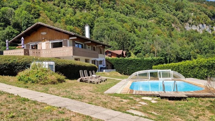 Image No.2-5 Bed Property for sale