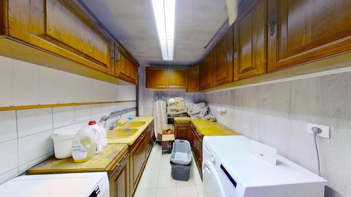 Image No.21-5 Bed Property for sale