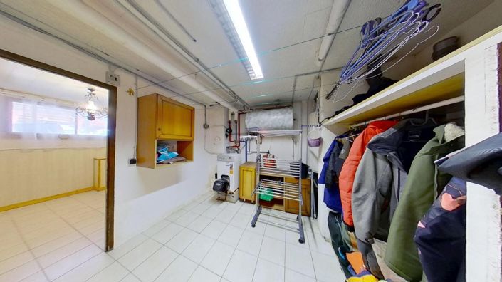 Image No.22-5 Bed Property for sale