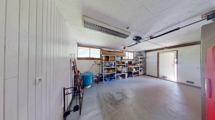 Image No.25-5 Bed Property for sale