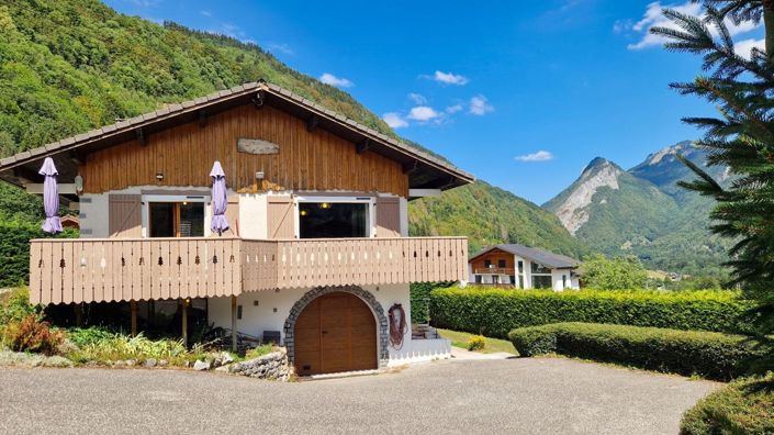 Image No.32-5 Bed Property for sale