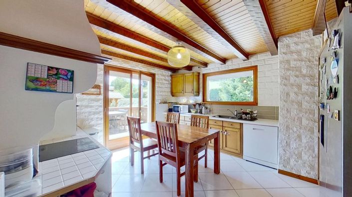 Image No.5-5 Bed Property for sale