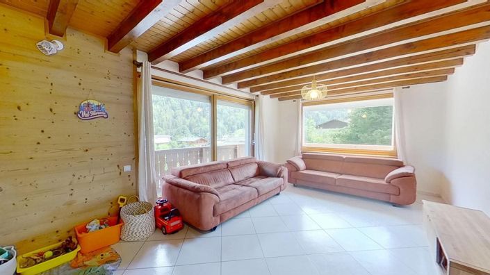 Image No.8-5 Bed Property for sale