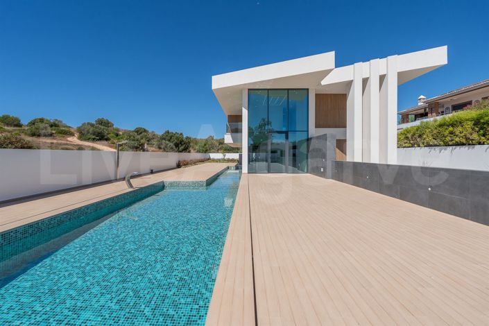 Image No.17-4 Bed House for sale