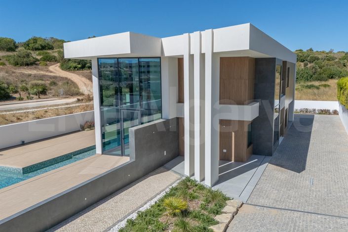 Image No.34-4 Bed House for sale