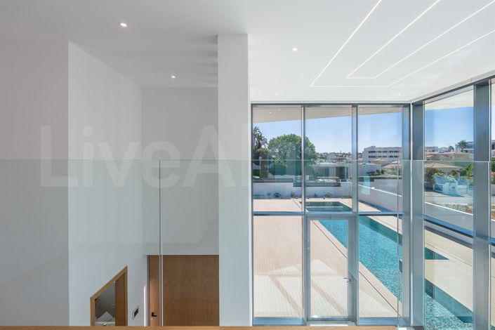 Image No.48-4 Bed House for sale