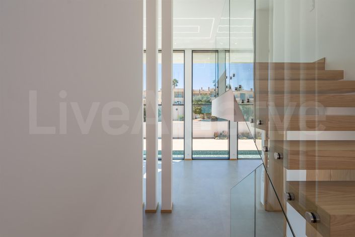 Image No.49-4 Bed House for sale