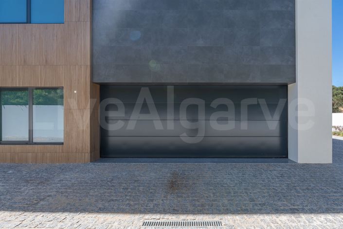 Image No.54-4 Bed House for sale