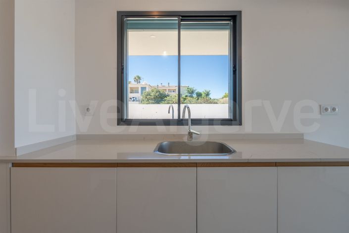 Image No.57-4 Bed House for sale