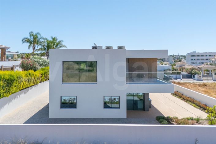 Image No.59-4 Bed House for sale