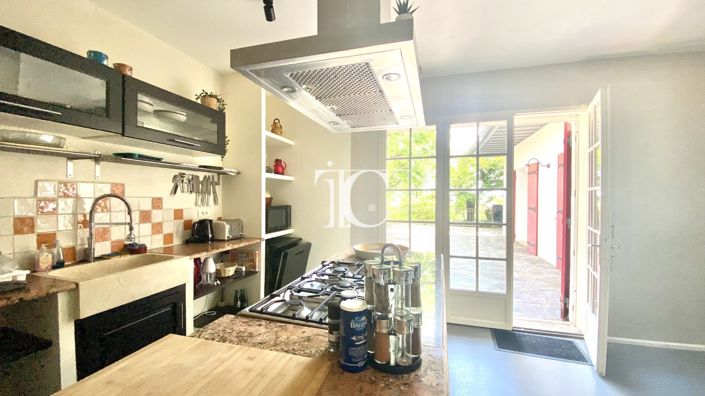 Image No.5-5 Bed House for sale