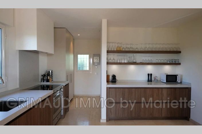 Image No.13-6 Bed House for sale