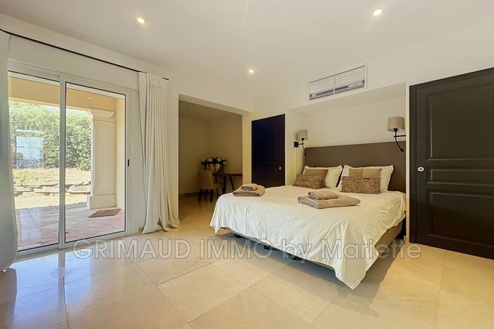 Image No.17-6 Bed House for sale