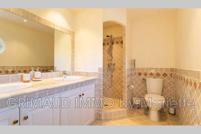 Image No.19-6 Bed House for sale