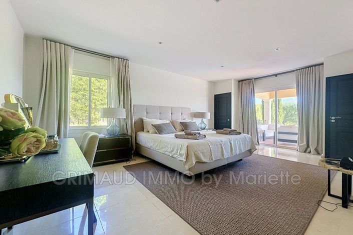 Image No.19-6 Bed House for sale