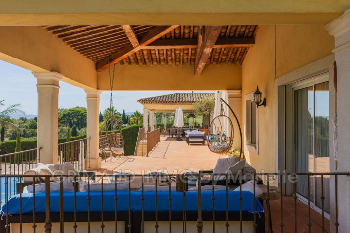Image No.8-6 Bed House for sale