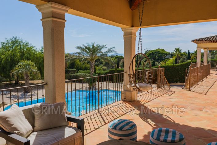 Image No.9-6 Bed House for sale