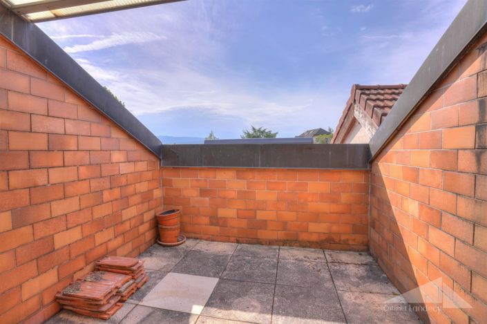 Image No.10-2 Bed House for sale