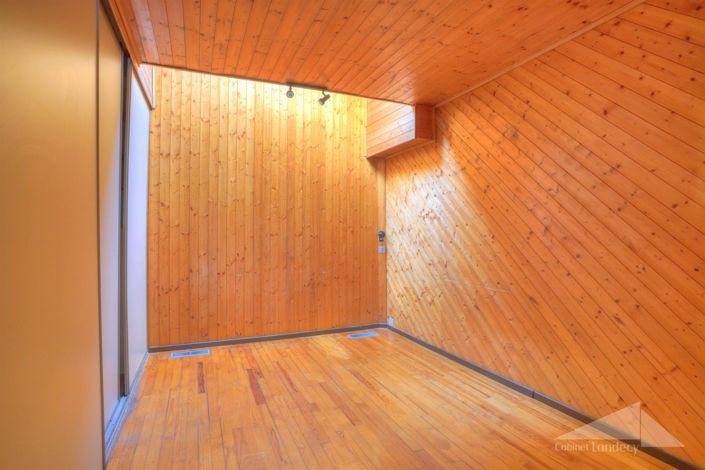 Image No.8-2 Bed House for sale