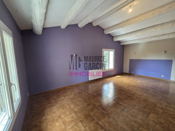Image No.8-7 Bed House for sale
