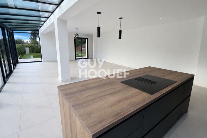 Image No.6-4 Bed House for sale