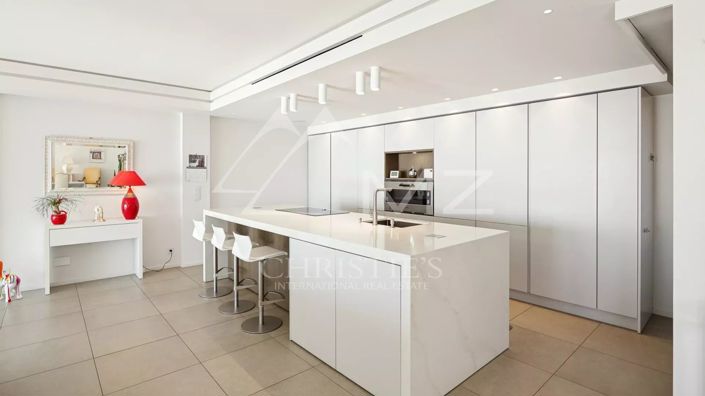 Image No.18-4 Bed Apartment for sale