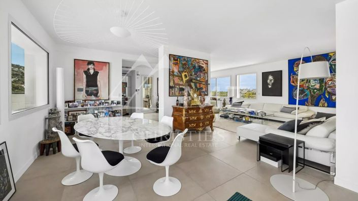 Image No.10-3 Bed Apartment for sale