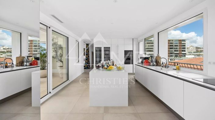 Image No.6-3 Bed Apartment for sale