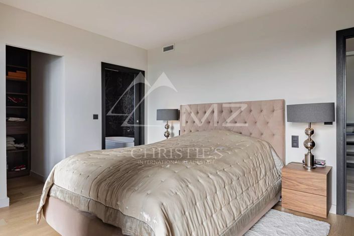 Image No.12-4 Bed Apartment for sale
