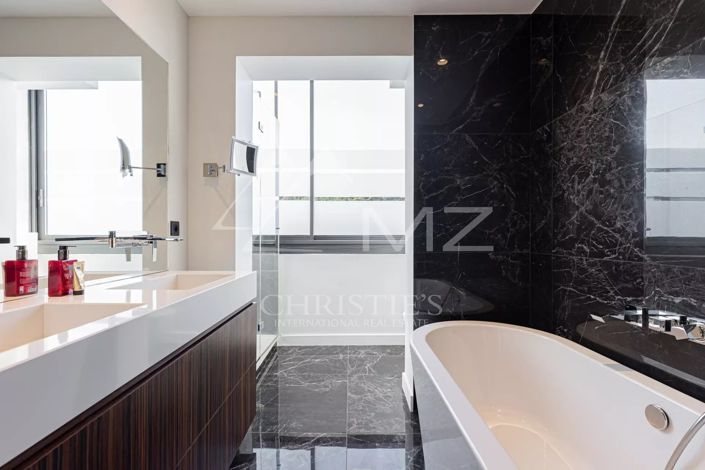 Image No.14-4 Bed Apartment for sale